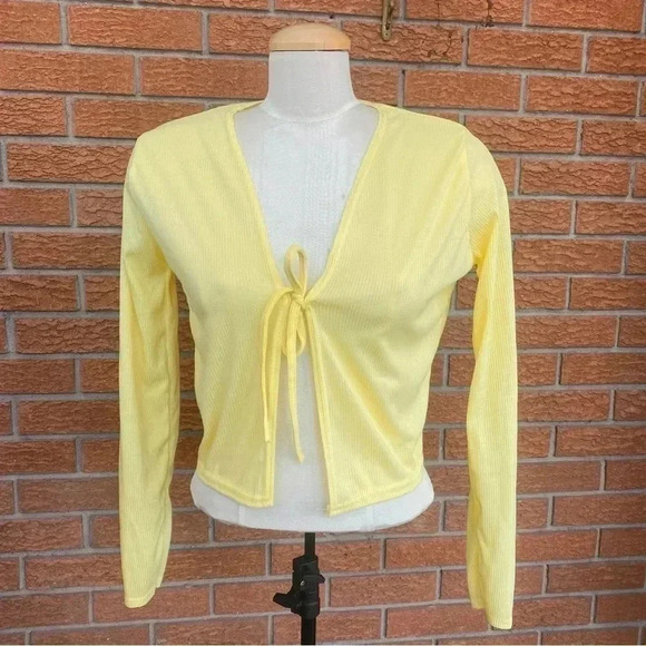 PrettyLittleThing Light Yellow Ribbed Tie Cardigan Women’s Size 6 - Picture 4 of 7